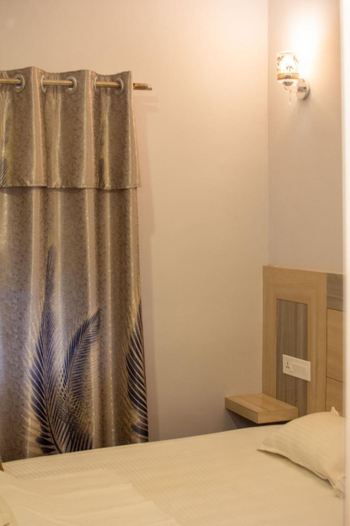 Galaxy Guest House Siddharthanagar Номер фото