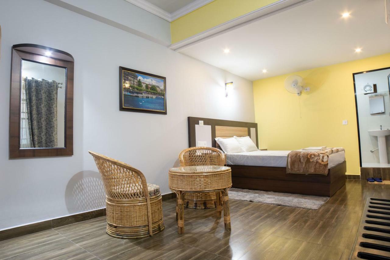 Galaxy Guest House Siddharthanagar Екстер'єр фото